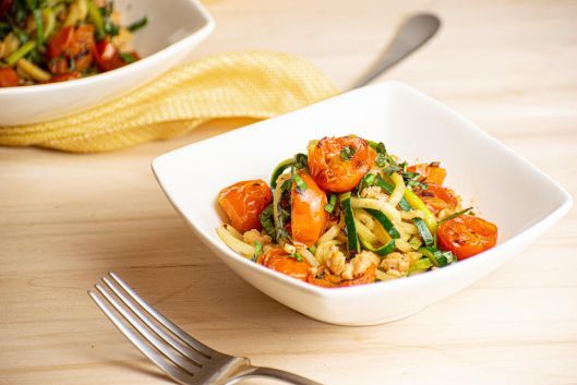 Garlic Zucchini Noodles with Cherry Tomato Sauce and Sausage - Slender ...
