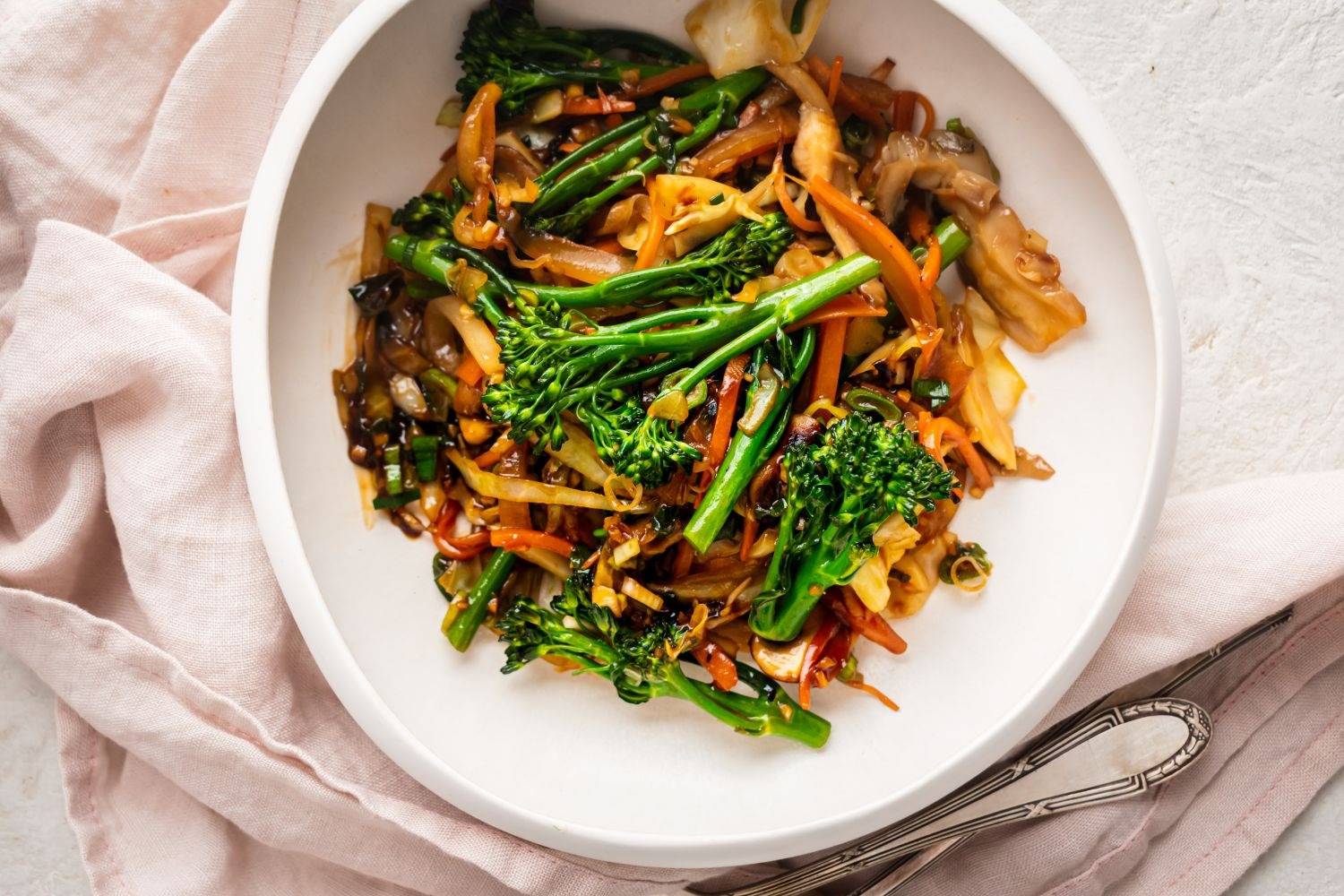 Veggie Stir Fry Recipes Make the most delicious stir-fried vegetables in just 10 minutes using any combination of veggies you like! The stir fry sauce is made with pantry staples and makes any vegetables taste amazing. #sidedish #kidfriendly #quickandeasy #stirfry