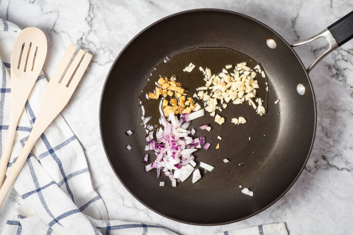 Slow Cooker Curry Chickpeas and Vegetables - Slender Kitchen