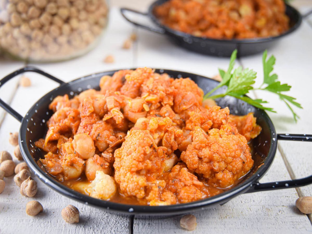 Slow Cooker Chickpea Tikka Masala with Cauliflower Dish.